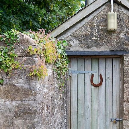 Charlestown Cottage, Woodburner, Gardens & Parking エクステリア 写真
