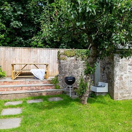 Charlestown Cottage, Woodburner, Gardens & Parking エクステリア 写真
