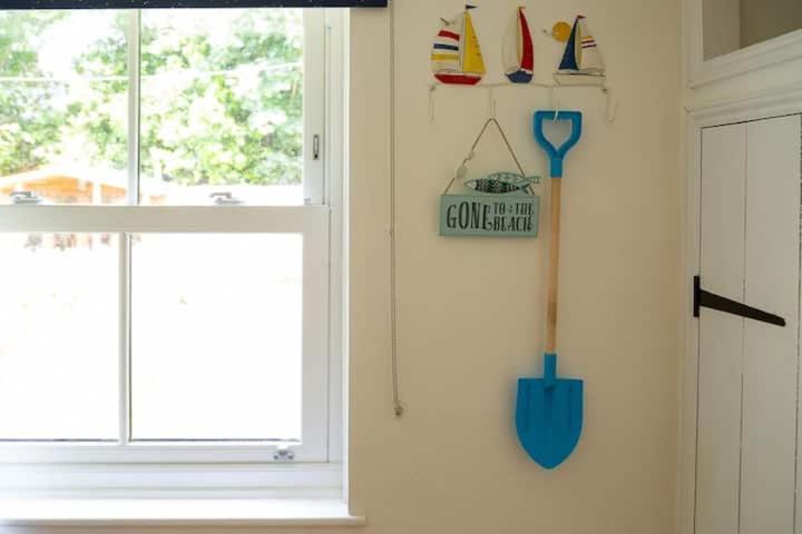 Charlestown Cottage, Woodburner, Gardens & Parking エクステリア 写真