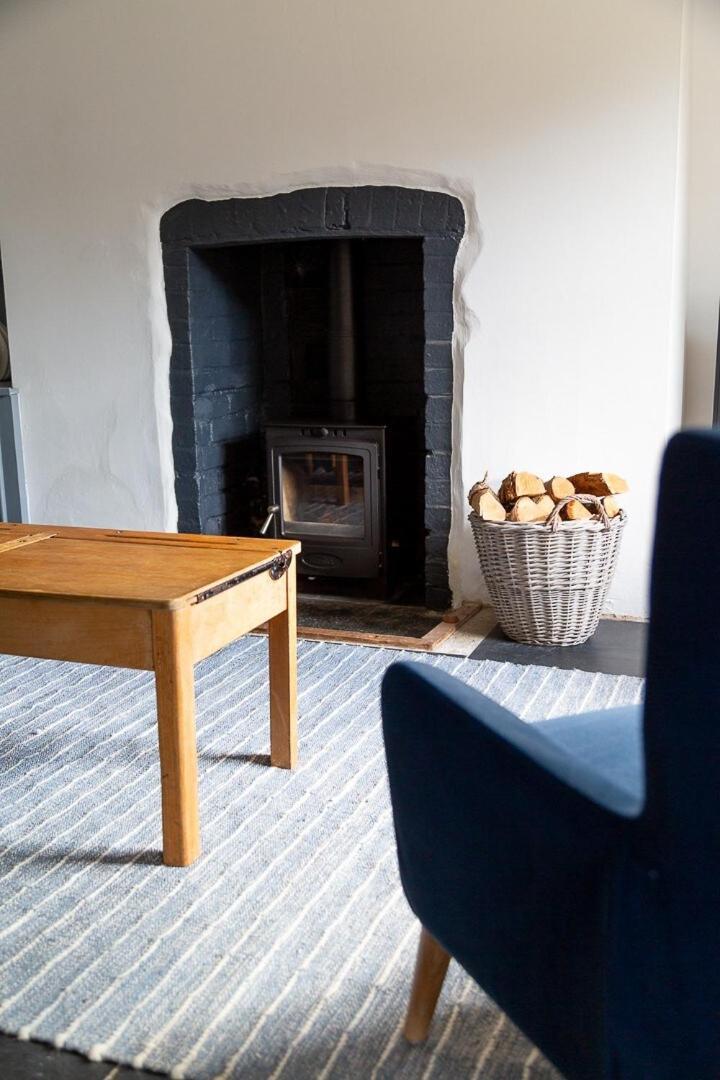 Charlestown Cottage, Woodburner, Gardens & Parking エクステリア 写真
