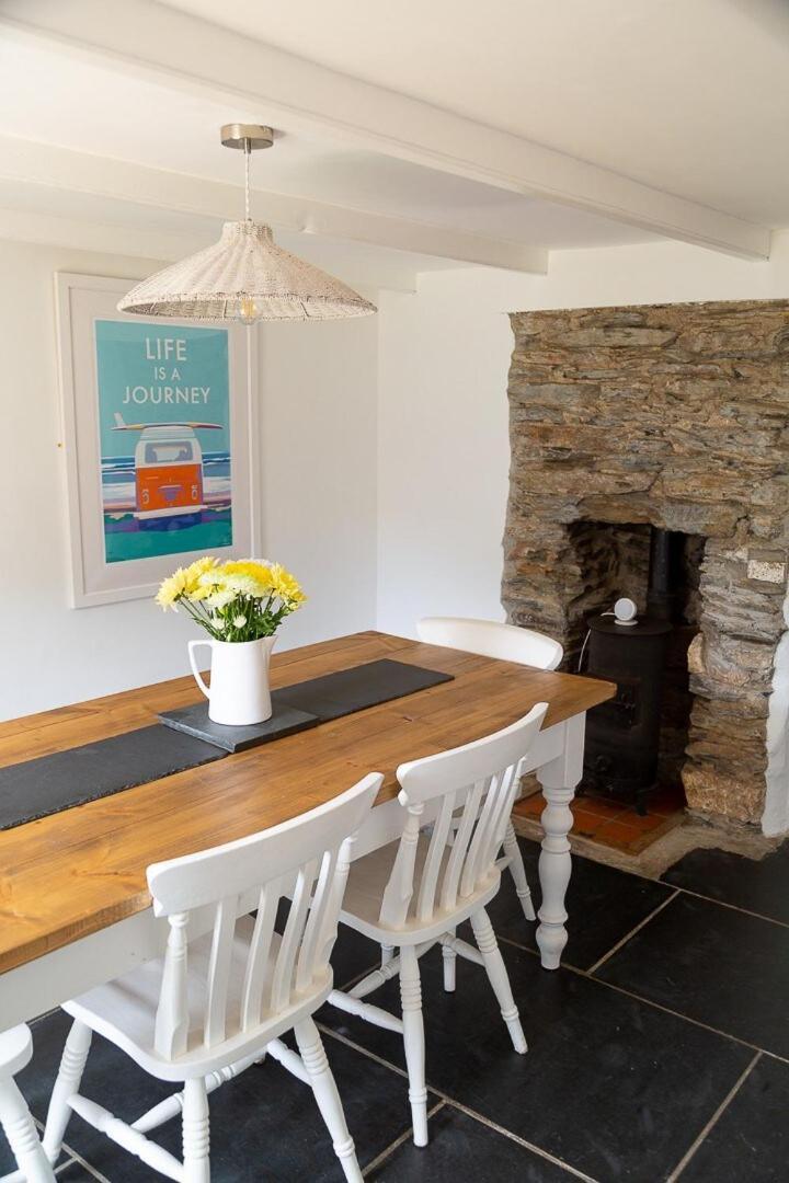 Charlestown Cottage, Woodburner, Gardens & Parking エクステリア 写真